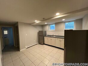 72 Nonantum St in Boston, MA - Building Photo - Building Photo
