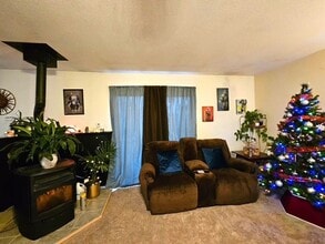 351 Valley Bend Dr in Spring Creek, NV - Building Photo - Building Photo