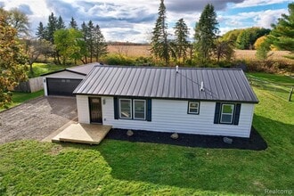 1445 N Seymour Rd in Flushing, MI - Building Photo - Building Photo