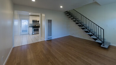 4556 W 163rd St in Lawndale, CA - Building Photo - Building Photo