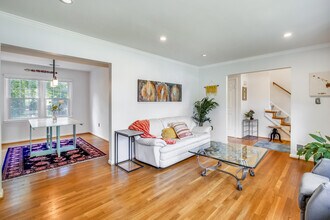 1256 Beverly Rd in McLean, VA - Foto de edificio - Building Photo