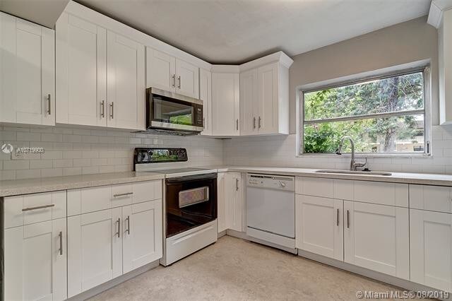 10131 NW 35th St-Unit -14 in Coral Springs, FL - Building Photo