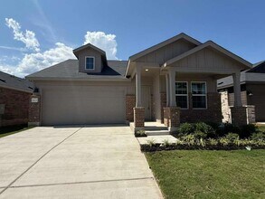 623 Sormonne Lp in Kyle, TX - Foto de edificio - Building Photo