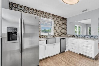 1101 28th St N, Unit A1-260 in St. Petersburg, FL - Foto de edificio - Building Photo