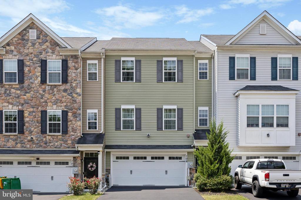 106 Master Ave in Trevose, PA - Building Photo