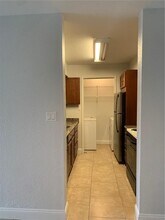 927 Riverside Dr, Unit 314 in Coral Springs, FL - Building Photo - Building Photo