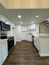 155 N Singingwood St in Orange, CA - Building Photo - Building Photo