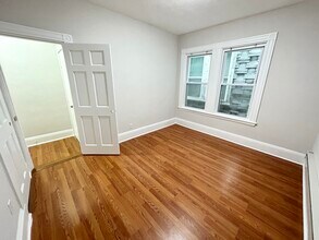 75 Hillside St, Unit 2T in Boston, MA - Building Photo - Building Photo