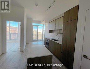 15 Holmes Ave in Toronto, ON - Building Photo - Building Photo