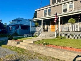 207 Safford St in Bennington, VT - Building Photo