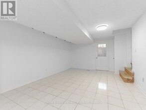 71 Montrose Ave in Toronto, ON - Building Photo - Building Photo