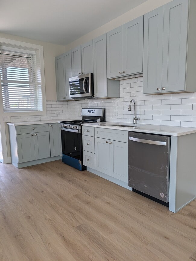 2644 1/2-3184 N Milwaukee Ave