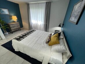 1800 Edmond St, Unit 1 BedRoom in Las Vegas, NV - Foto de edificio - Building Photo