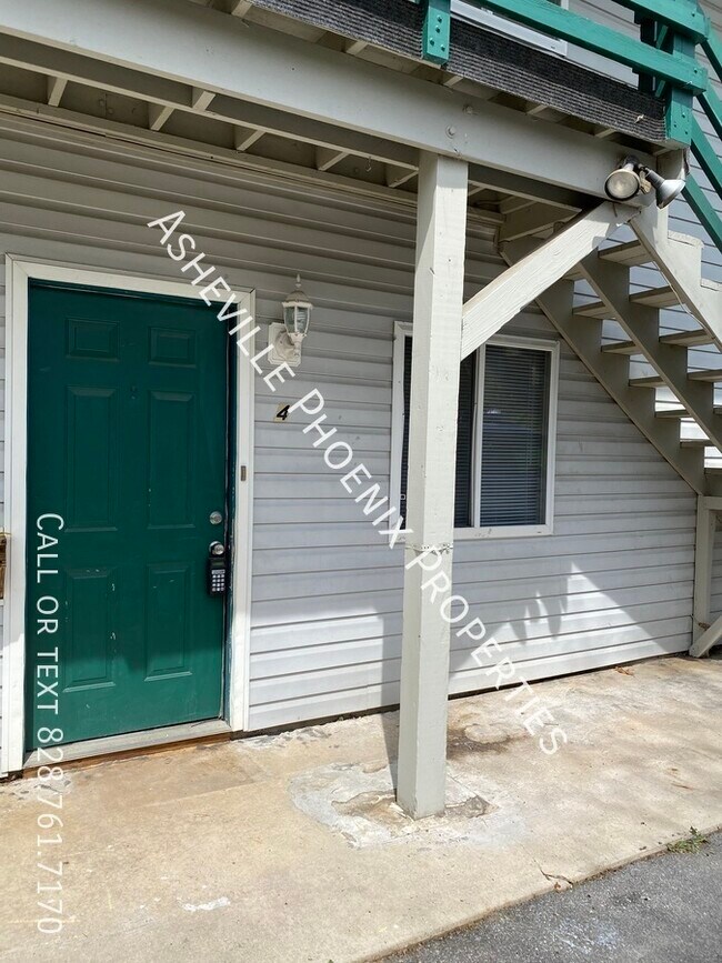 456 Reems Creek Rd-Unit -4 in Weaverville, NC - Building Photo - Building Photo