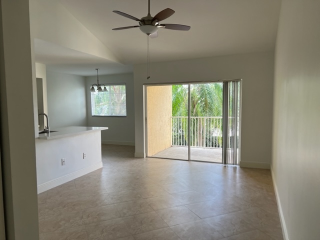 2600 S University Dr, Unit 317 in Davie, FL - Building Photo - Building Photo