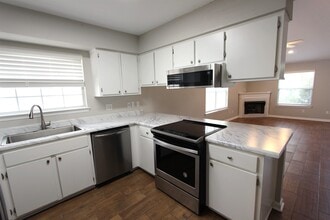 2534 Golden Park Ln in Tallahassee, FL - Building Photo - Building Photo