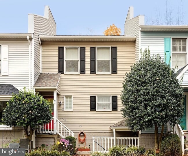 property at 11 Stonewall Ct