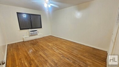 24 STREET in Queens, NY - Foto de edificio - Building Photo