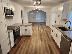 2120 Yates St in Houston, TX - Building Photo - Building Photo