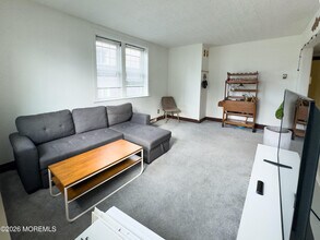 19 Leroy Pl in Red Bank, NJ - Building Photo - Building Photo