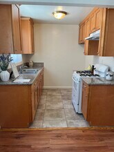 13760 Sherman Way, Unit 6 in Los Angeles, CA - Building Photo - Building Photo