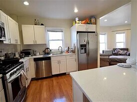 9 Winter Hill Rd, Unit 2 in Medford, MA - Building Photo