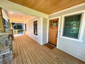 931 Tunnel Rd in Asheville, NC - Building Photo - Building Photo