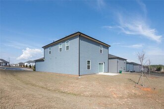 895 Gelderland Dr in Hampton, GA - Building Photo - Building Photo