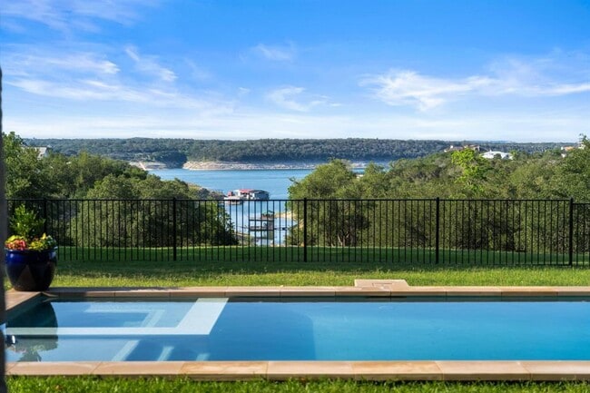 property at 401 Brooks Hollow Rd
