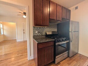 2954 N Seminary Ave, Unit 3 in Chicago, IL - Building Photo - Building Photo