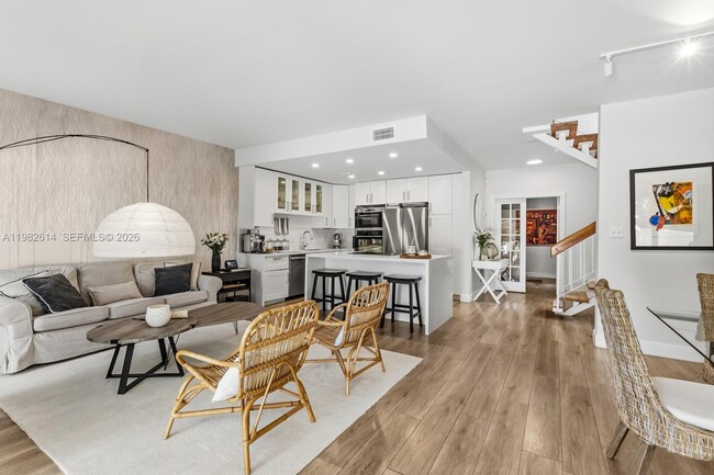 2400 Brickell Ave in Miami, FL - Building Photo - Building Photo