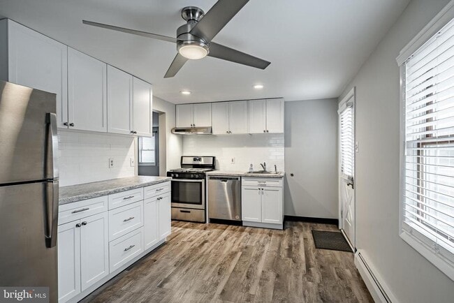 property at 1512 W Main St