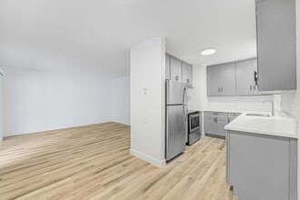 847 6th St, Unit F in Santa Monica, CA - Building Photo - Building Photo