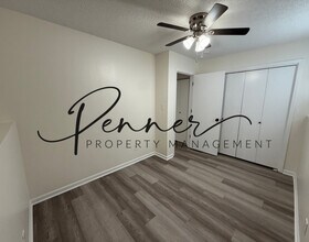 711 BARNES Dr in Lee's Summit, MO - Building Photo - Building Photo