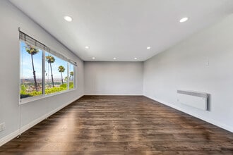 3606 Vista Rey, Unit 19 in Oceanside, CA - Building Photo - Building Photo