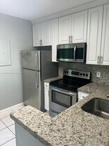 3753 SW 26th Terrace in Miami, FL - Building Photo