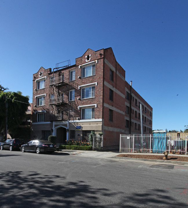 1837 N Alexandria Ave in Los Angeles, CA - Foto de edificio