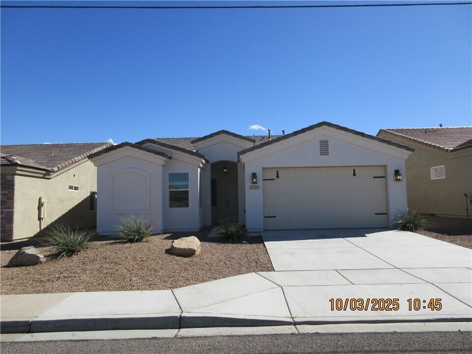 3550 N Skylark Rd in Kingman, AZ - Building Photo