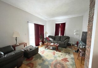 19 Bucknam St, Unit 3 in Boston, MA - Building Photo - Building Photo