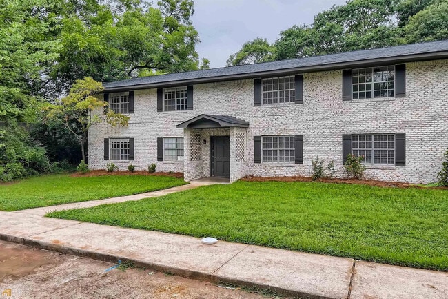 Room in Apartment on Cleveland St in Mcdonough, GA - Building Photo - Building Photo