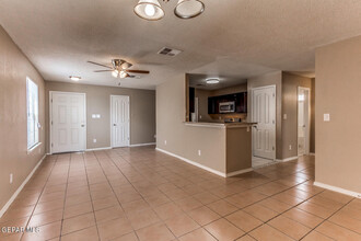 12494 Tierra Bella Dr in El Paso, TX - Building Photo - Building Photo