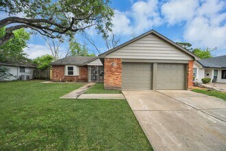 6034 Vickijohn Dr in Houston, TX - Building Photo - Building Photo