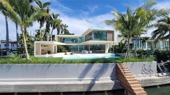 424 W Rivo Alto Dr in Miami Beach, FL - Building Photo