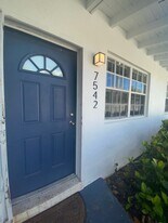 7542 NE 3rd Ct, Unit 7542 in Miami, FL - Building Photo