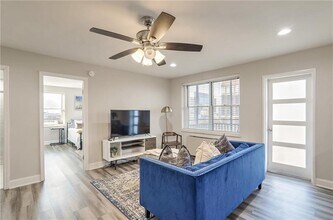 300 Peachtree St in Atlanta, GA - Building Photo - Building Photo