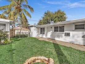 2193 NE 172nd St, Unit 2193 in North Miami Beach, FL - Building Photo