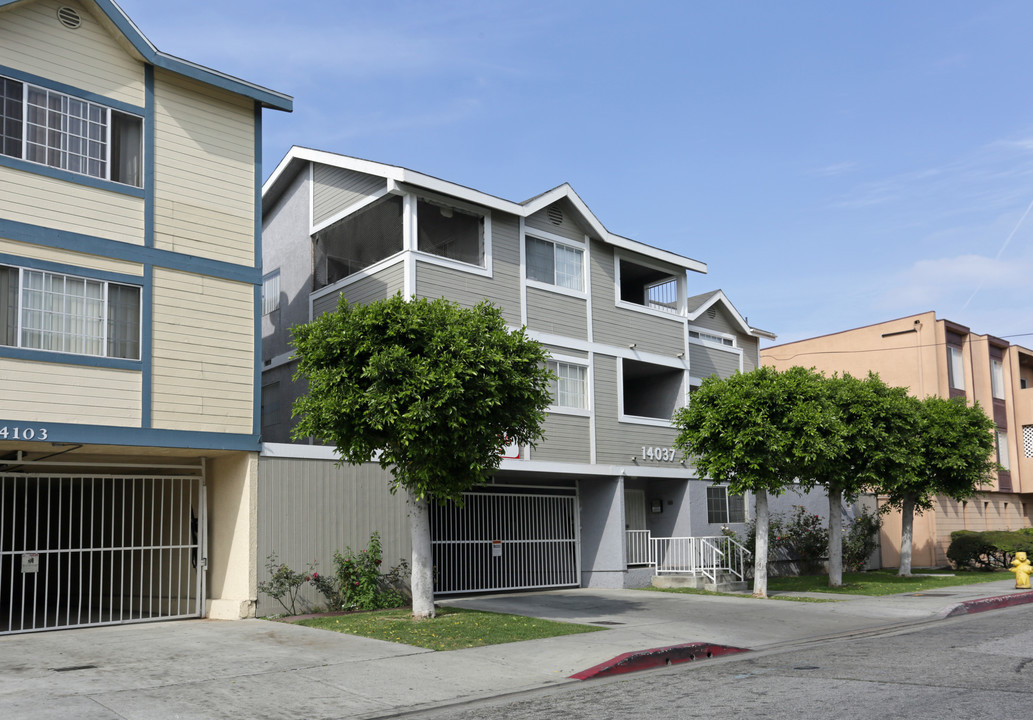 Casa Cerise Apartments in Hawthorne, CA - Foto de edificio