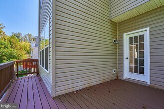 20515 Blue Heron Terrace in Sterling, VA - Building Photo - Building Photo