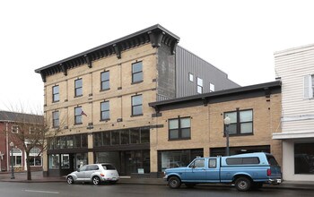 Wilson Apartments in Centralia, WA - Building Photo - Building Photo