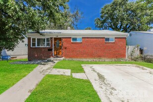 116 Cedar Hill Rd in Brooklyn Park, MD - Building Photo